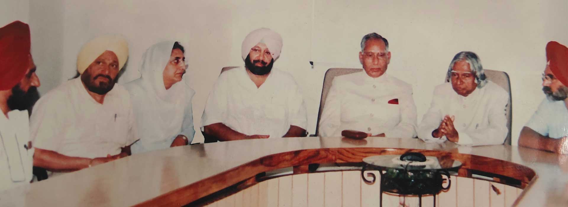 His Excellency Hon'ble President of India Dr. A P J Abdul Kalam, His Excellency Hon'ble Governor of Punjab Sh Om Parkash Verma, Hon'ble Chief Minister of Punjab Captain Amrinder Singh, Hon'ble Vice Chancellor of PAU Dr K S Aulakh, and Dr S P S Brar, Director PAMETI during PAMETI building inauguration on 4th September, 2003.