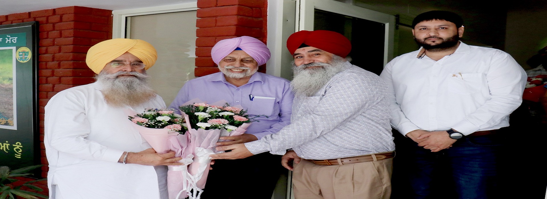 Sh. G S Khuddian, the Hon’ble Minister of Agriculture, Punjab  and Dr S S Gosal, the Hon’ble Vice Chancellor, PAU Ludhiana being welcomed by Director PAMETI on the  valedictory function of DAESI programme at PAMETI on 27-06-25.